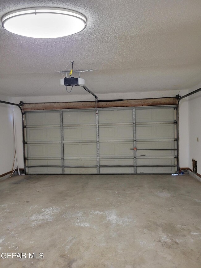 Building Photo - 6920 Imperial Ridge Dr