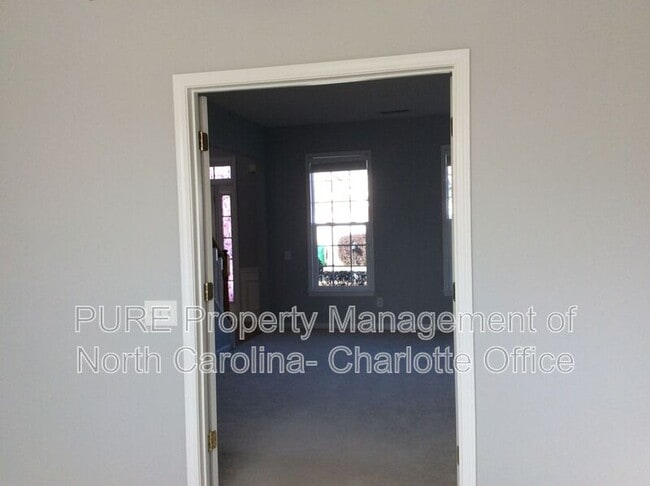 Building Photo - 7713 Noland Woods Dr