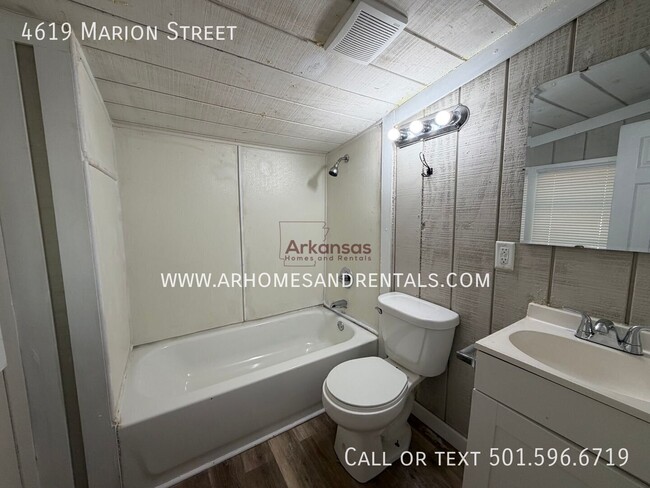 Building Photo - 4619 Marion St