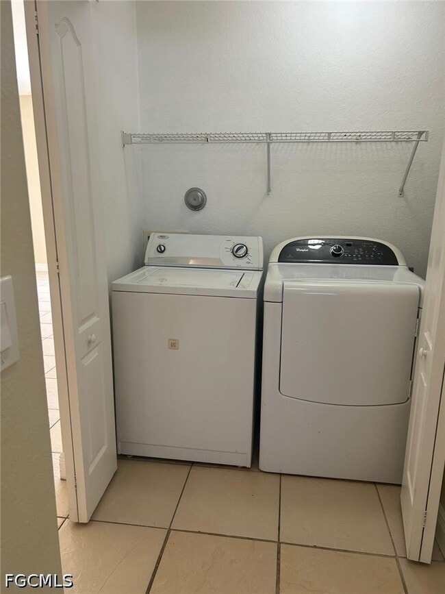 Building Photo - 1910 Santa Barbara Blvd S