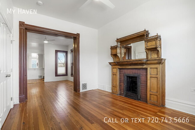 Building Photo - Large Renovated Historic Apartment in Five...