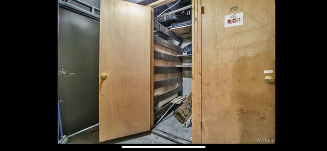 Building Photo - 849 Delaware Ave