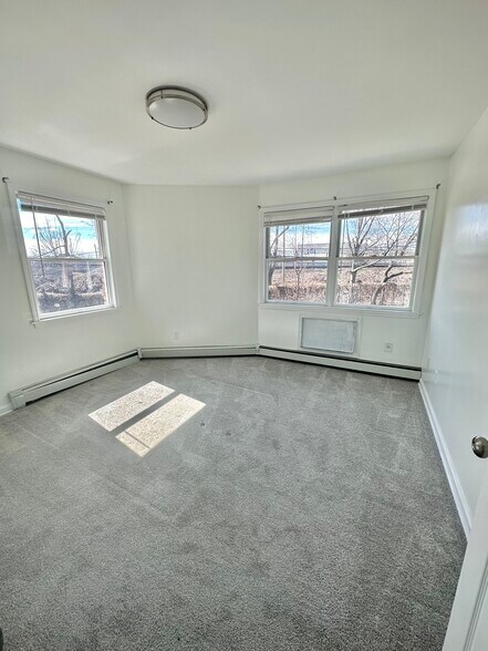 Building Photo - 8492 127th St