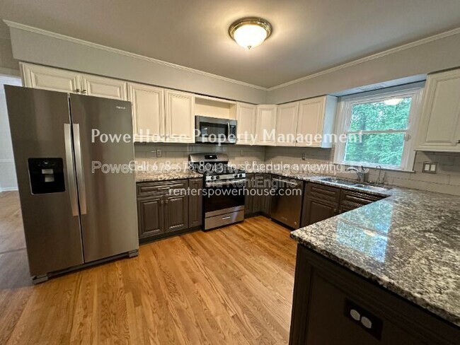 Building Photo - 790 Woodmont Dr