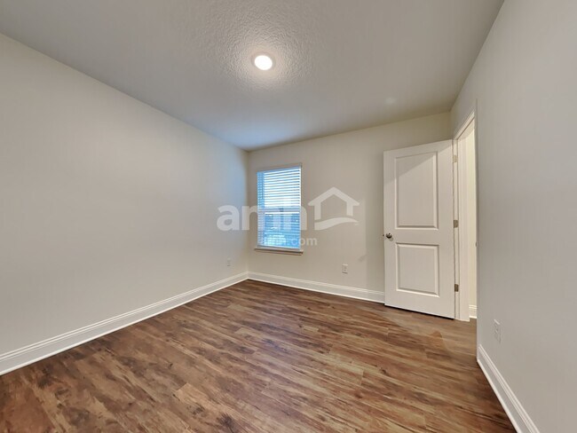 Building Photo - 60 Elcano Ln