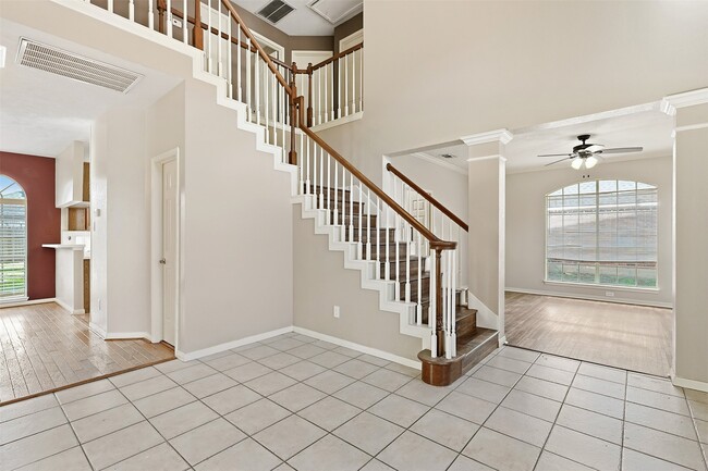 Building Photo - 15403 Redbud Leaf Ln