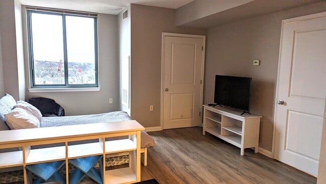 Building Photo - 851 N Glebe Rd