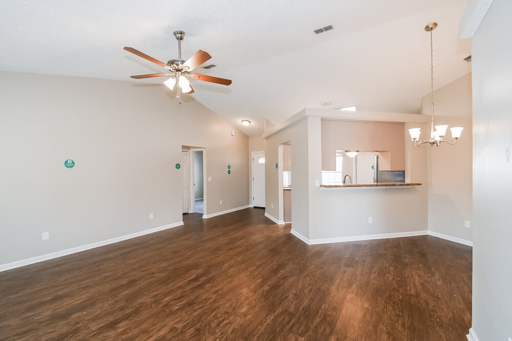 Building Photo - 2056 Eclipse Dr