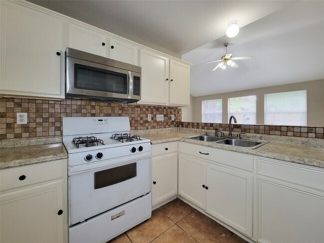 Building Photo - 5322 Rivergate Dr