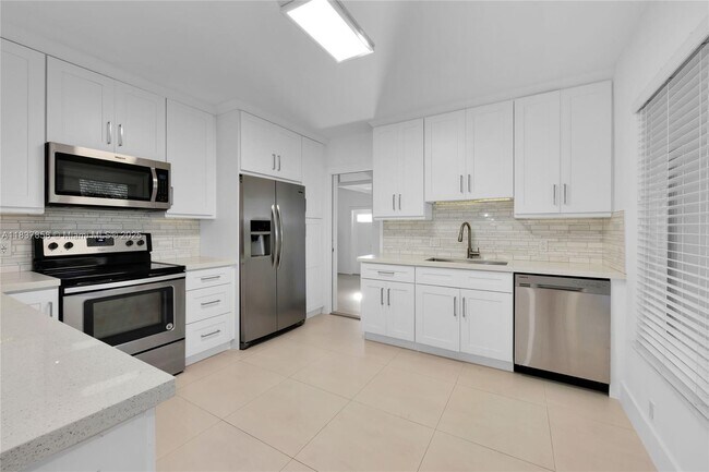 Building Photo - 5990 SW 86th St