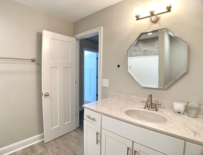 Building Photo - 260 Bluebriar Trace