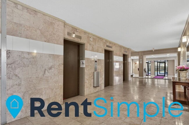 Building Photo - 6001 Arlington Blvd