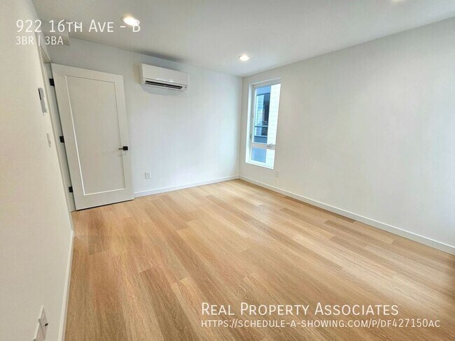 Building Photo - 922 16th Ave