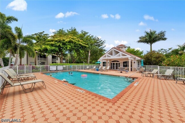 Building Photo - 28611 Carriage Home Dr