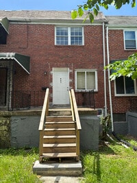 Building Photo - 821 Bonaparte Ave