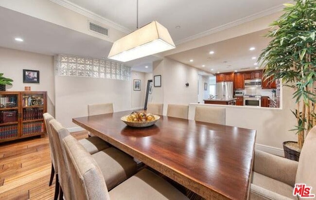 Building Photo - 918 S Wooster St