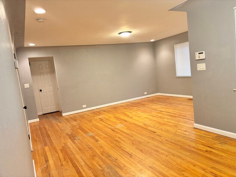 Building Photo - 3643 Jasmine St