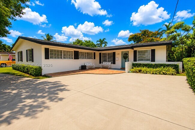 Building Photo - 5380 SW 92nd Ave