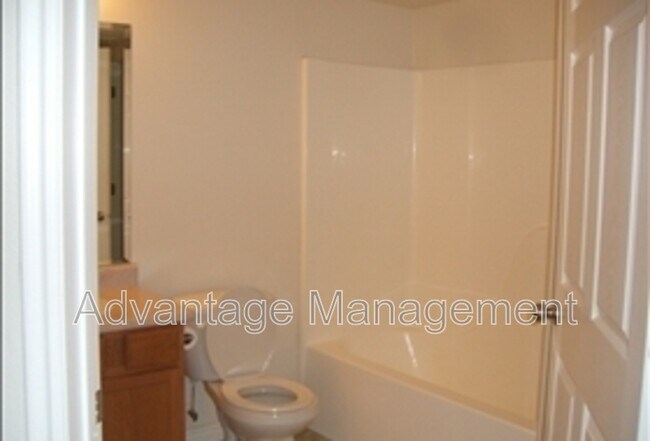 Building Photo - 1606 Westbury Way