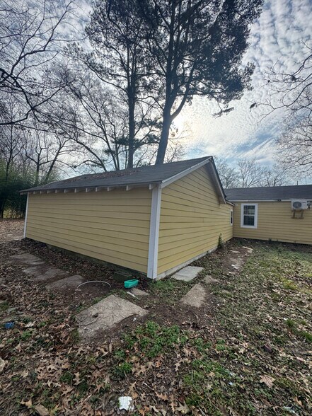 Building Photo - 720 Cooper Rd