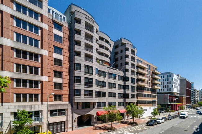 Building Photo - The Mark Condominiums