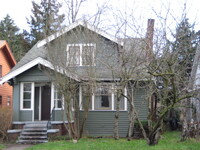 Building Photo - Spacious and bright 7 bedrooms 2.5 baths h...