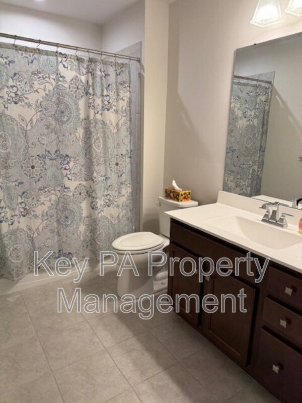 Building Photo - 659 Thomas Penn Dr