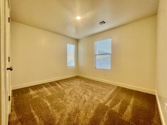 Building Photo - Beautiful 4-Bedroom Modern Home in St. George