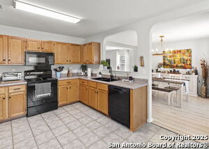 Building Photo - 502 Arabian