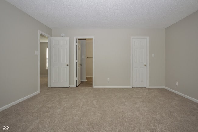 Building Photo - 2265 Shadowbrook Dr