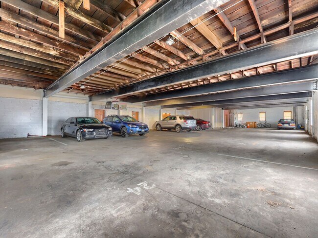 Building Photo - 1416 Lawton St