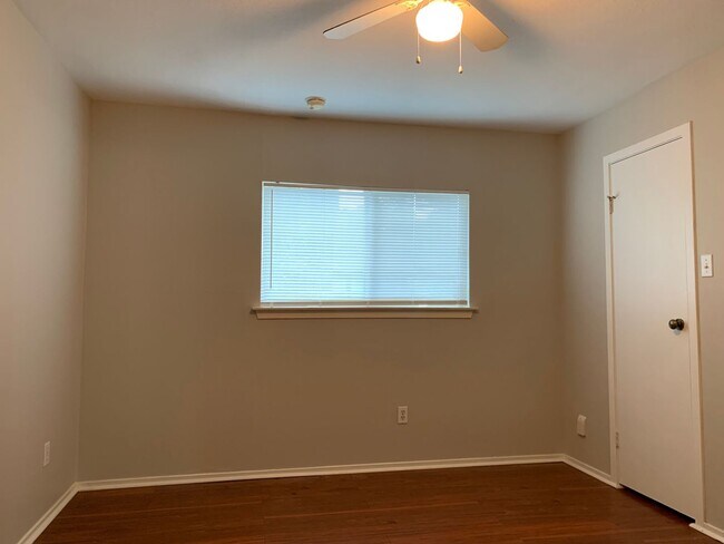 Building Photo - Great Floor Plan
