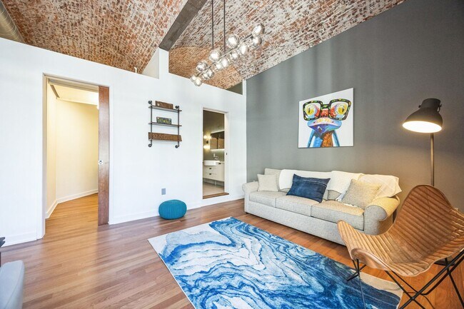 Building Photo - 105 S 12th St