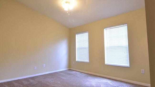 Building Photo - Townhome Near MLK and I-75