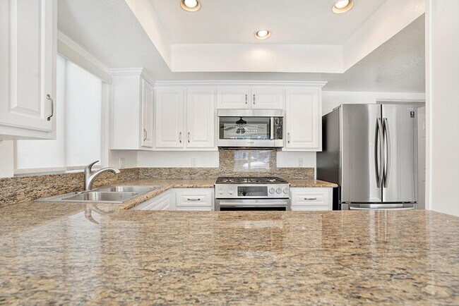 Building Photo - 618 W Balboa Blvd