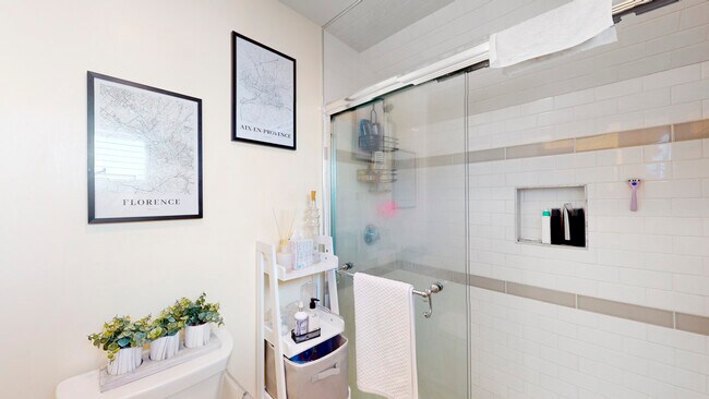 Building Photo - 20 Litchfield St