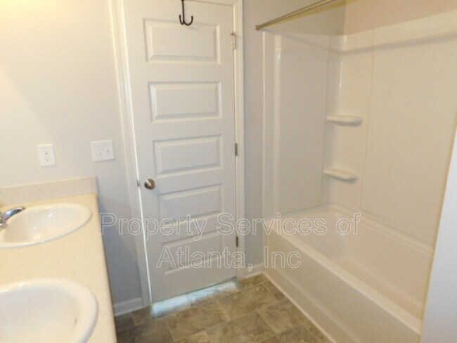 Building Photo - 2633 Parrish Ct
