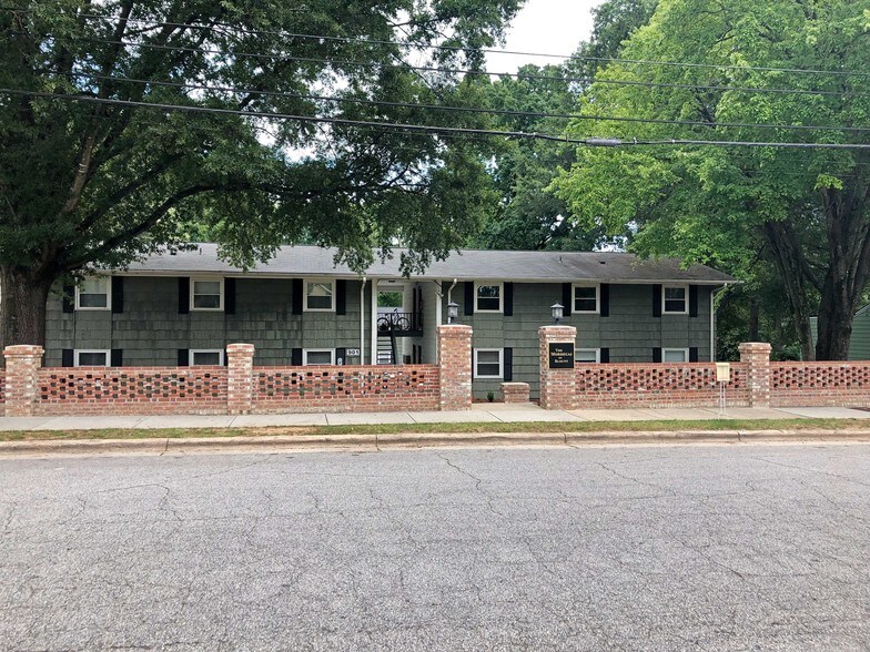 Building Photo - 900 Moses Ct
