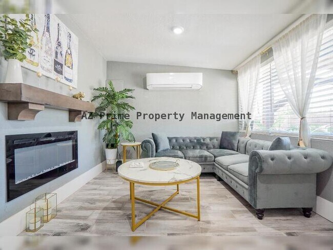 Building Photo - 1942 W Indianola Ave