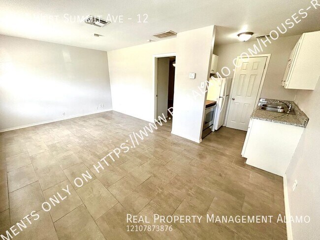 Building Photo - 643 W Summit Ave.