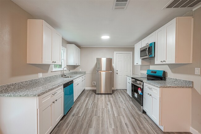 Building Photo - 4 Jennische St