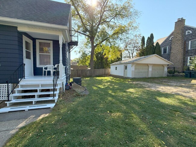 Building Photo - 116 Lathrop St