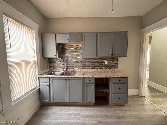 Building Photo - 7411 Cornelia Ave