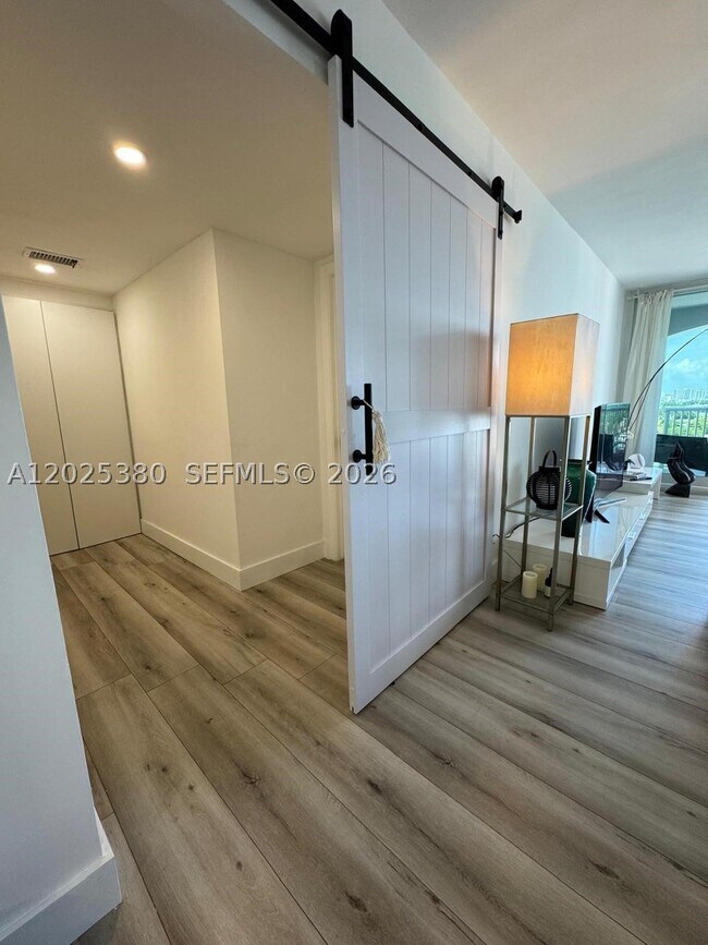 Building Photo - 5401 Collins Ave
