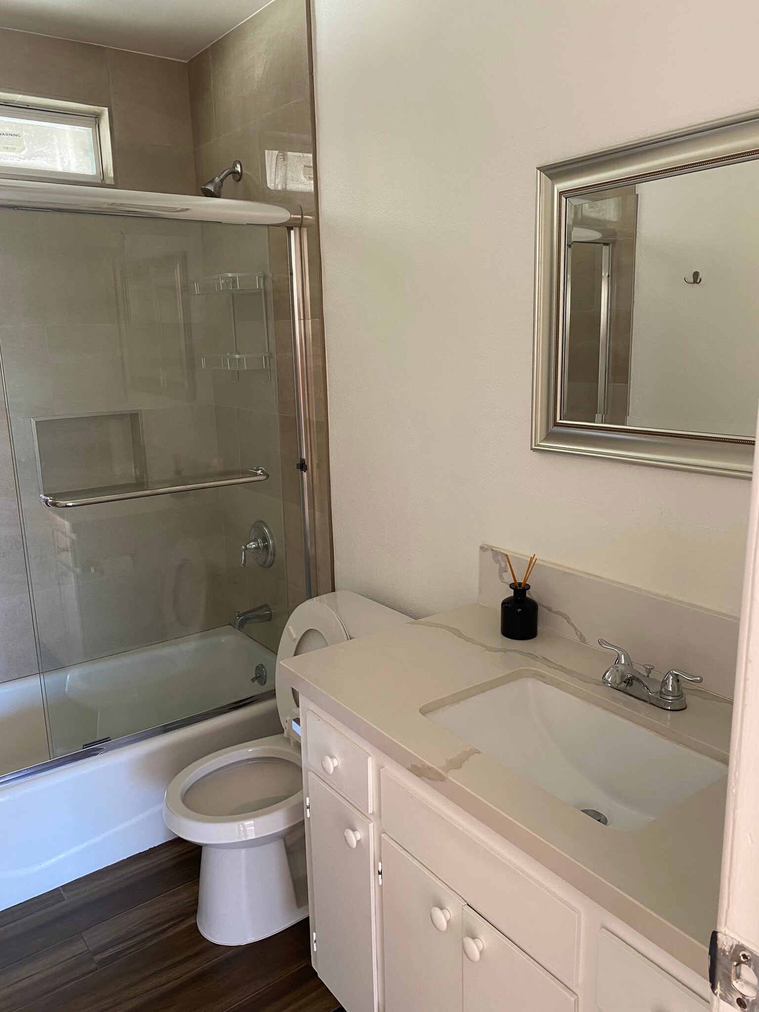 Bathroom - 88 N Bonnie Ave
