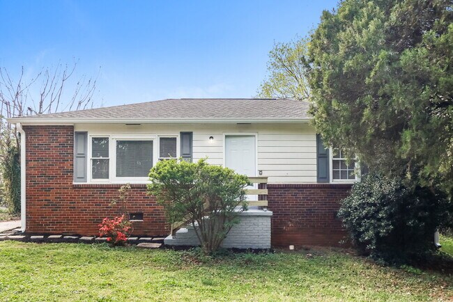 Building Photo - 1439 Joy Ln