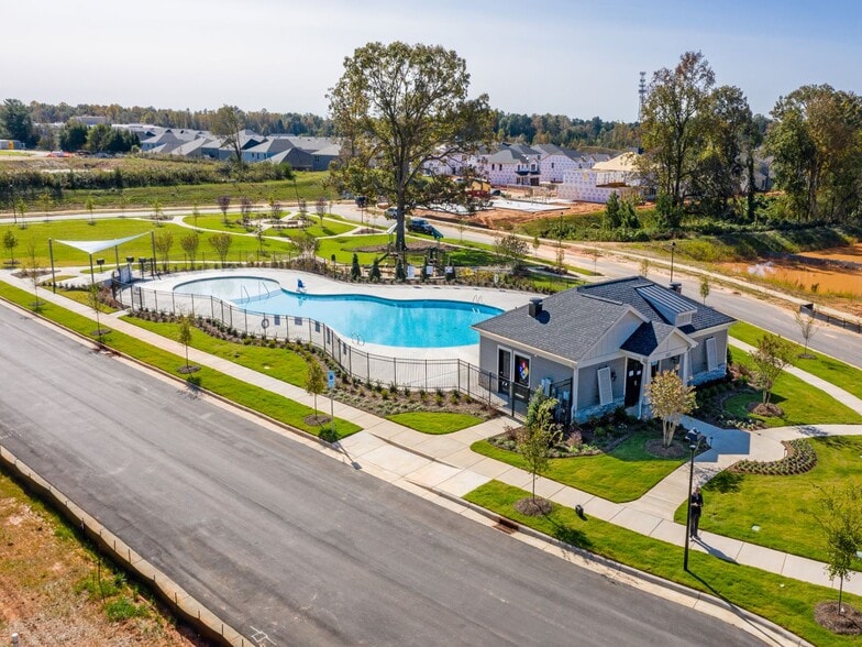 Building Photo - 12408 Larue Ln