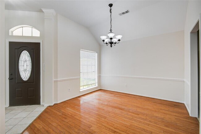 Building Photo - 6106 Grand Glen Ct