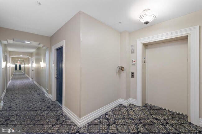 Building Photo - 4950 Brenman Park Dr