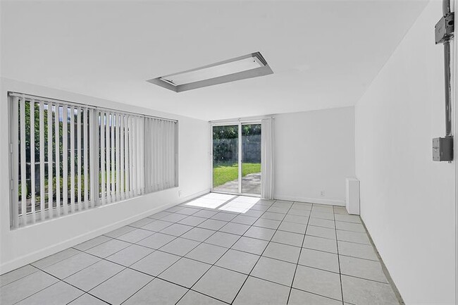 Building Photo - 6421 SW 16th St